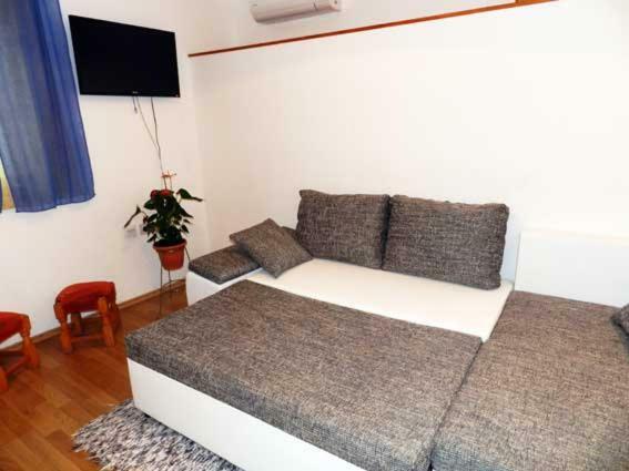 אומיס Apartmani Maruncic מראה חיצוני תמונה