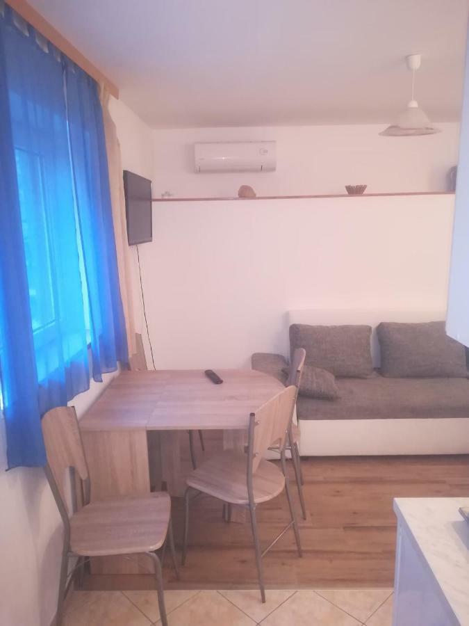 אומיס Apartmani Maruncic מראה חיצוני תמונה