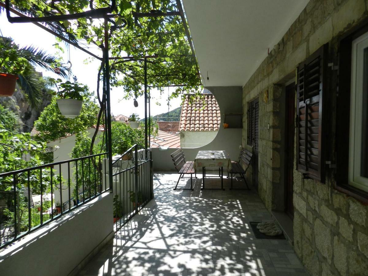 אומיס Apartmani Maruncic מראה חיצוני תמונה