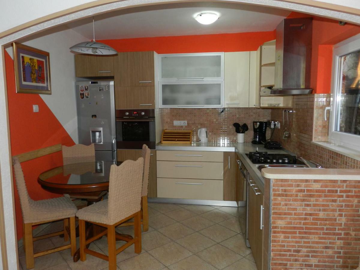 אומיס Apartmani Maruncic מראה חיצוני תמונה