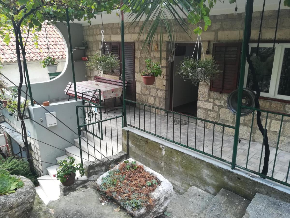 אומיס Apartmani Maruncic מראה חיצוני תמונה